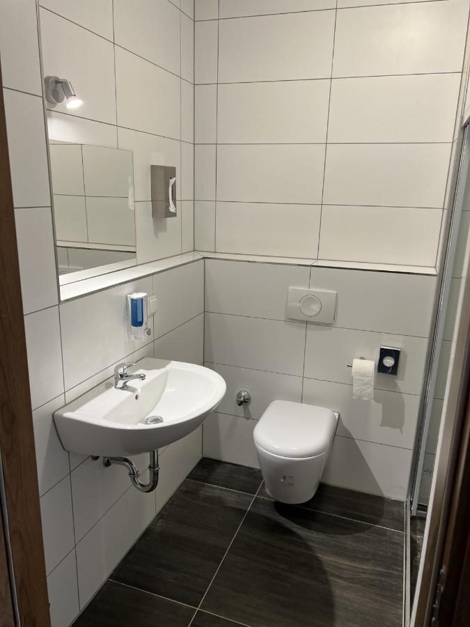 Hotel Pasa Paradies Kostenlose Parkplaetze Ханау-на-Майне Экстерьер фото