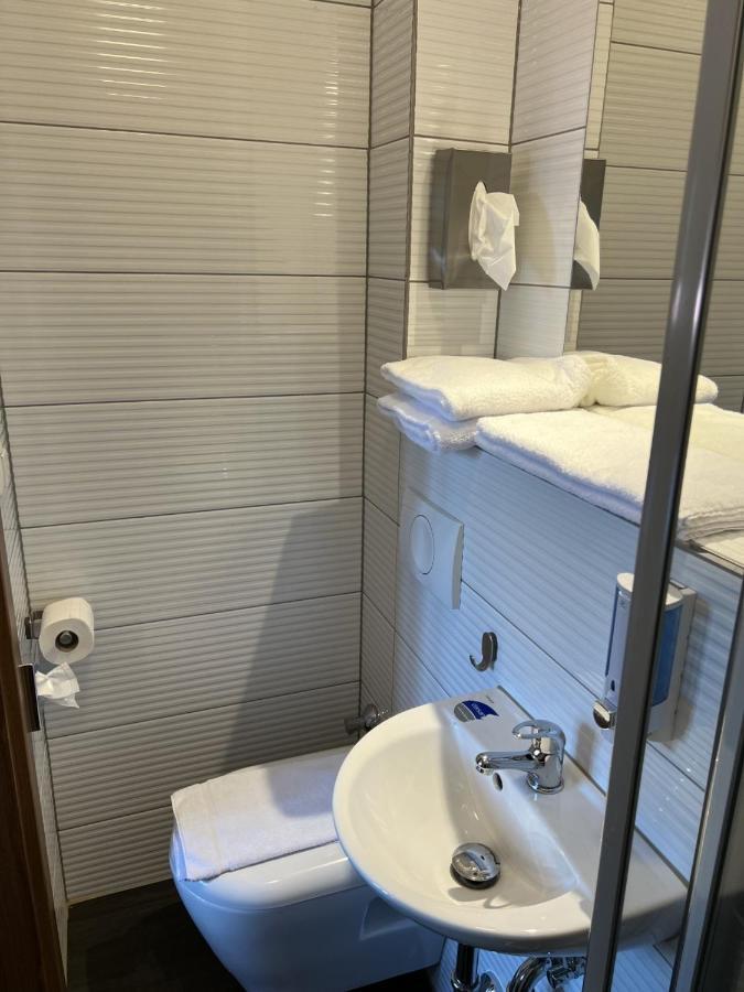 Hotel Pasa Paradies Kostenlose Parkplaetze Ханау-на-Майне Экстерьер фото